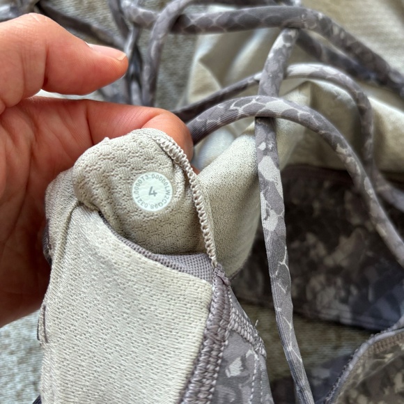 Lululemon | Free to Be Wild High-Neck Longline Bra | Size 4 - Picture 3 of 3